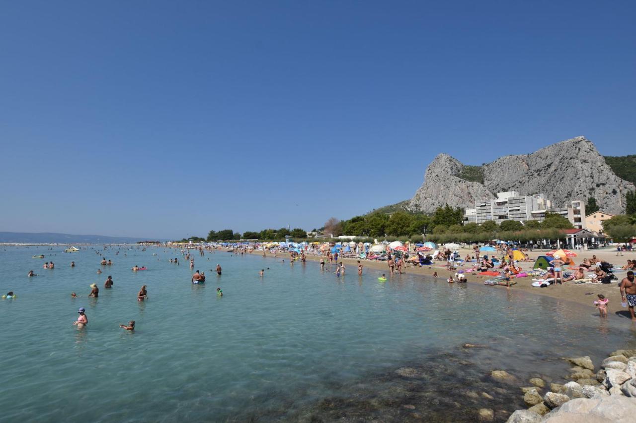 Apartment Vicko Omiš Kültér fotó