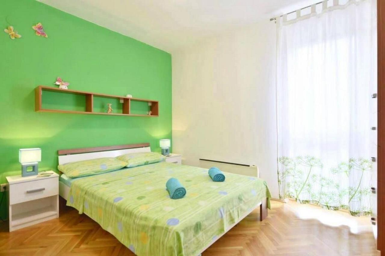 Apartment Vicko Omiš Kültér fotó