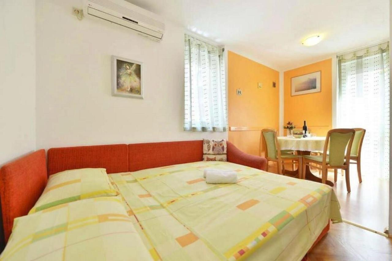 Apartment Vicko Omiš Kültér fotó